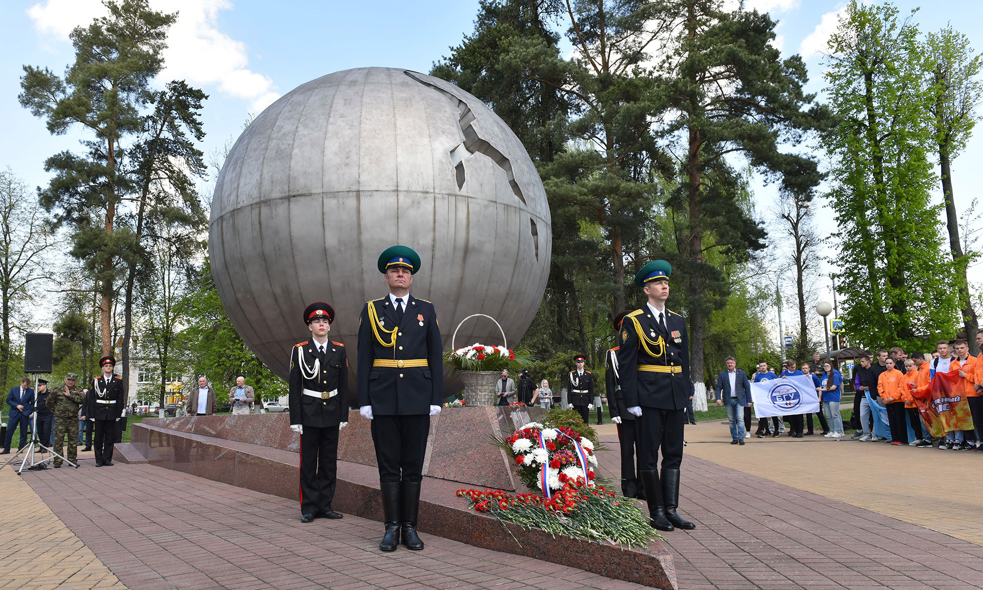 В Брянске почтили память жертв чернобыльской катастрофы - Сайт  Уполномоченного по правам человека в Брянской области